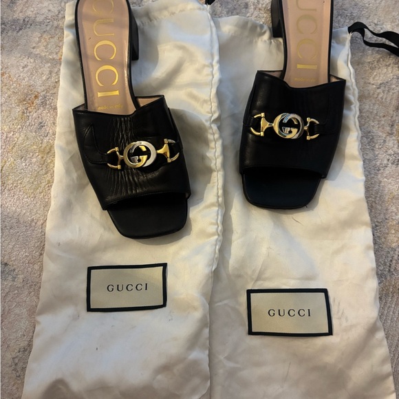 Gucci Black Leather Sandals with Gold Detail - Picture 1 of 3